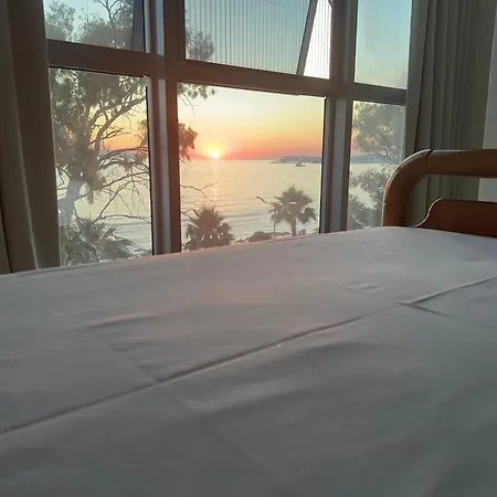Eva's With Sea View